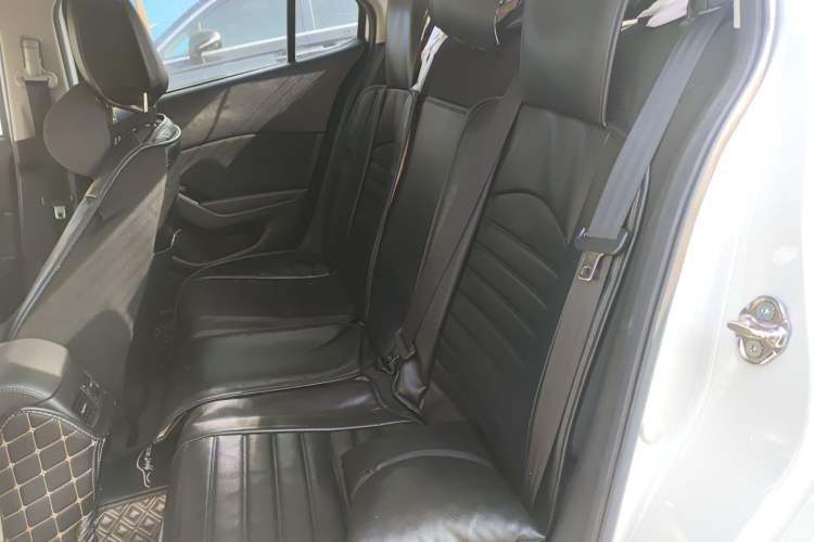 Used Mazda 3 Axela 2019 Cloud-Controlled Version Sedan 1.5L Automatic Luxury Trim China V Standard Interior 4