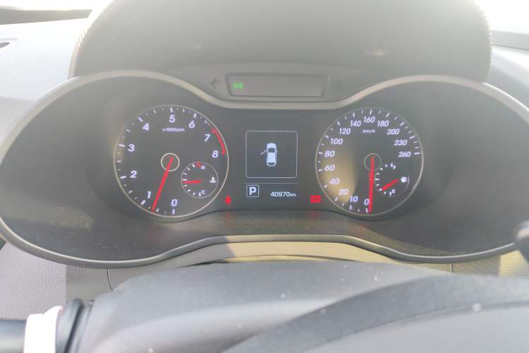 Used Hyundai Veloster 2015 1.6T Automatic Luxury Edition Instrument Cluster