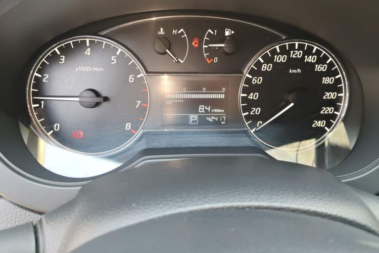 Used Nissan Tiida 2016 1.6L CVT Cool Dynamic Edition Odometer Close Up