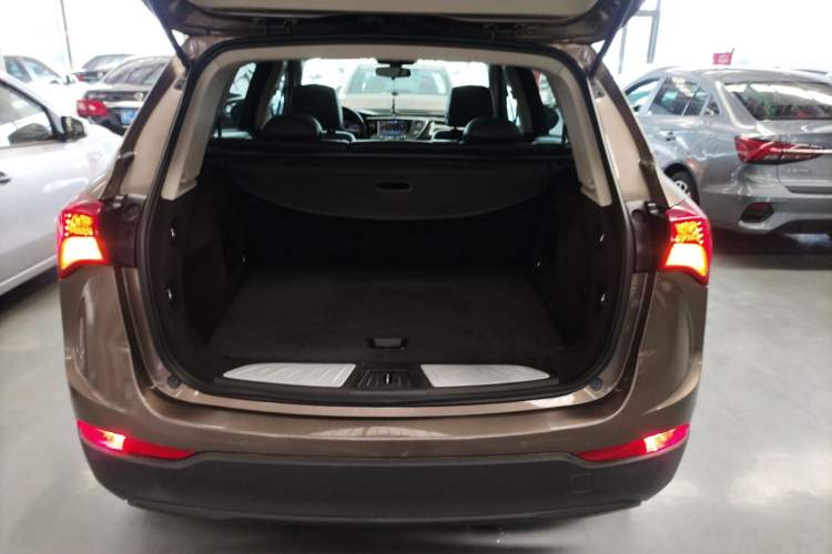 Used Buick Envision 2019 20T Two-Wheel Drive Elite Version China VI Standard
