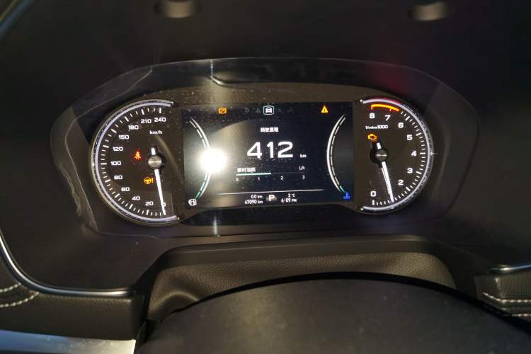 Used Roewe RX5 2016 30T Two-Wheel Drive Automatic Internet Smart Edition
