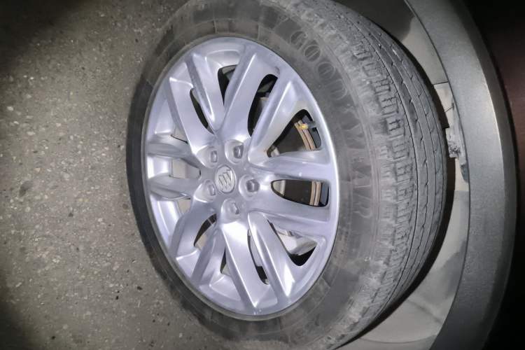 Used Buick Envision 2020 28T Four-Wheel Drive Elite Version Right Front Wheel Hub