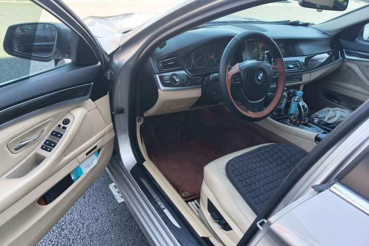 Used BMW 5 Series 2013 535Li Leading Model
