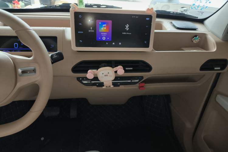 Used Geely Galaxy Panda 2023 Panda Mini 200km Endurance Bear Audio And AC Panel