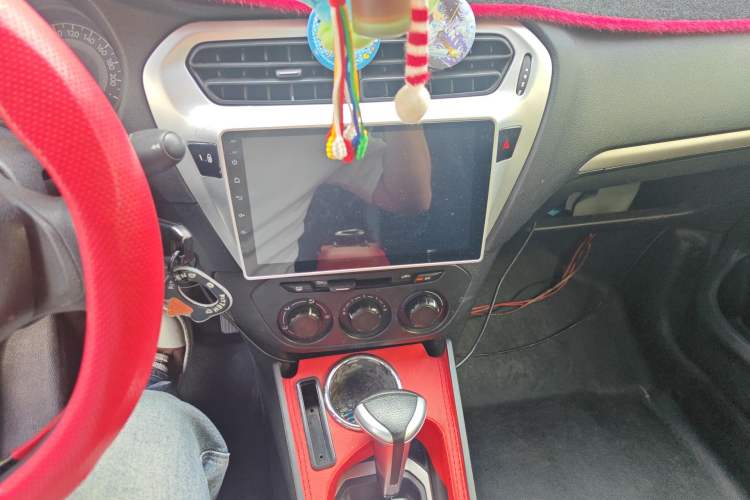 Used Peugeot 301 2016 1.6L Automatic Comfort Edition Audio And AC Panel