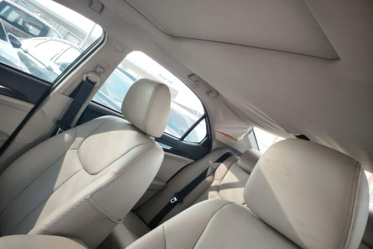 Used Roewe 360 2015 20T TST Deluxe Edition
