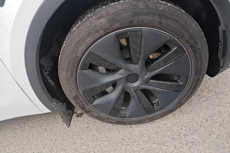 Used Tesla Model Y 2023 Rear-Wheel-Drive Version
