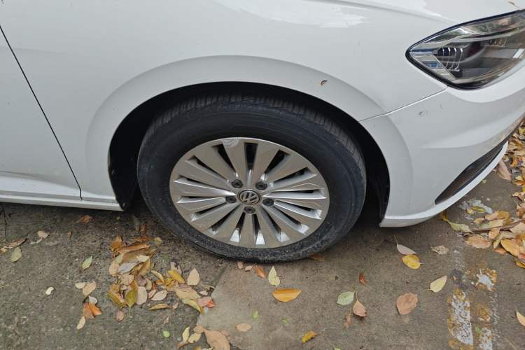 Used Volkswagen Lavida 2019 280TSI DSG Comfort Edition China VI standard Right Front Wheel Hub