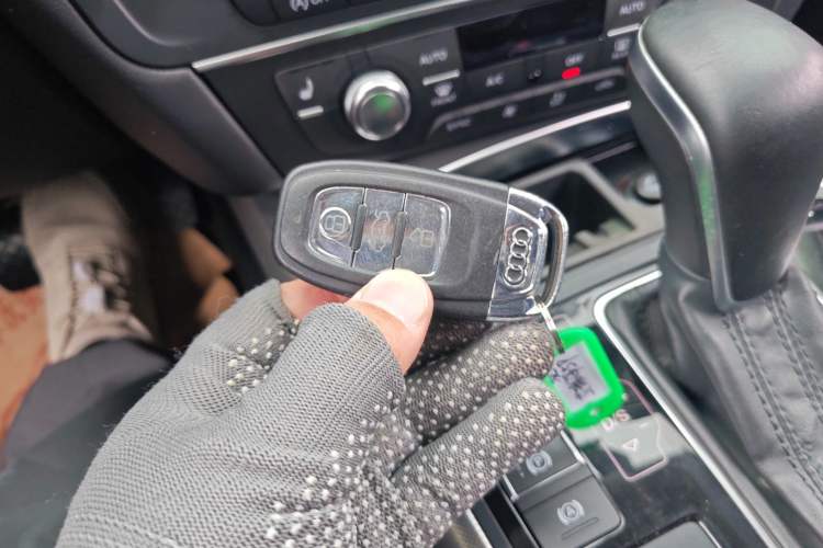 Used Audi A6L 2016 TFSI Sport Edition Vehicle Key