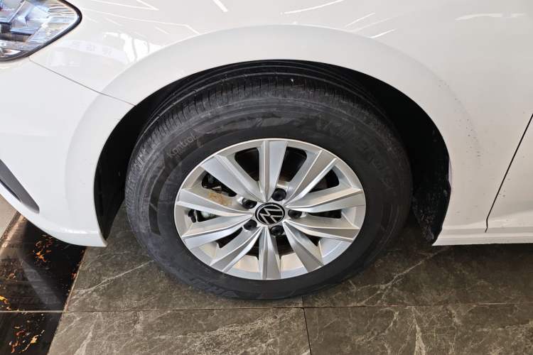 Used Volkswagen Lavida 2022 1.5L Automatic Fashion Edition Left Front Wheel Hub