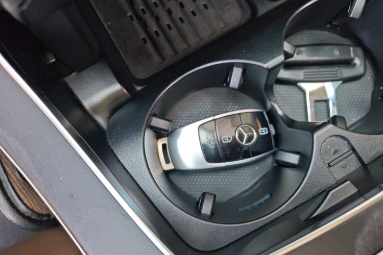 Used Mercedes-Benz E-Class 2019 Restyled E 300 L Sporty and Stylish Edition Vehicle Key