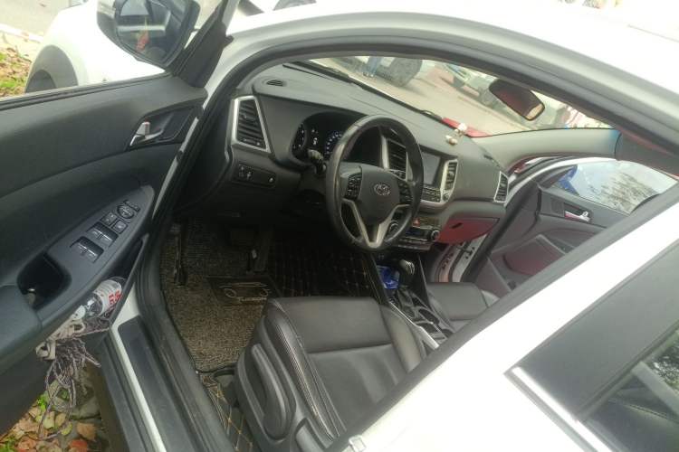 Used Hyundai Tucson 2015 1.6T Dual-Clutch Two-Wheel-Drive Smart Model Driver Seat