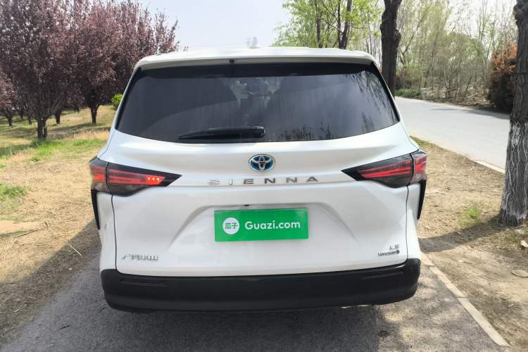 Used Toyota SIENNA 2023 2.5L Hybrid Comfort Edition
