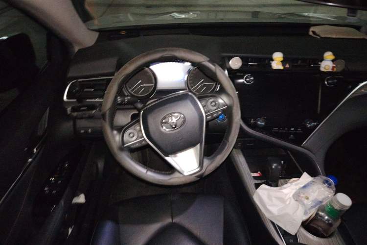Used Toyota Camry 2019 Dual-Engine 2.5 HG Luxury Edition China VI Standard Steering Wheel