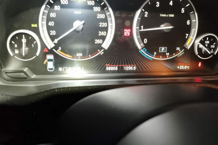 Used BMW X4 2016 xDrive20i M Sport Edition Odometer Close Up