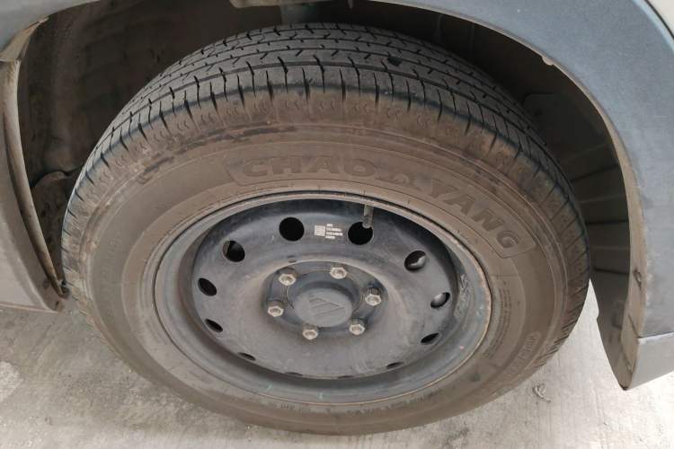 Used Foton Scenic i7 2025 Model—Professional Logistics Short-axle Front-wheel-drive, CATL 43.53 kWh, Zhiyuan Edition, Flat Roof, Single Tire, 2 Seats