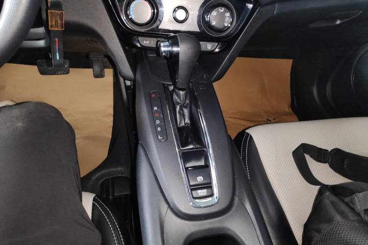 Used Honda XR-V 2015 1.5L LXi CVT Classic Edition Gear Lever