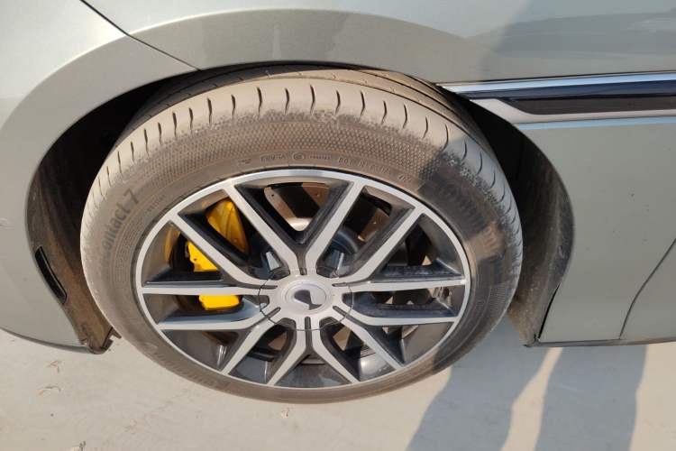 Used Denza Z9GT 2024 630 All-Wheel Drive Pro Version