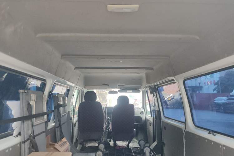 Used JMC Transit 2019 2.8T Commercial Version Long Wheelbase Mid-Roof 6-Seater Rear Single Tire China VI Emission Standard – JX493