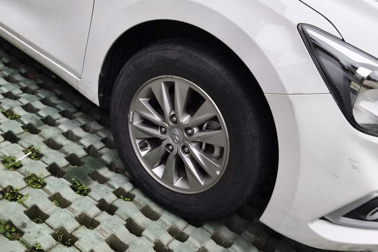 Used Hyundai Celesta 2017 1.6L Manual Enjoyment Edition GLS