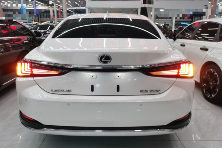 Used Lexus ES 2022 200 Excellence Edition
