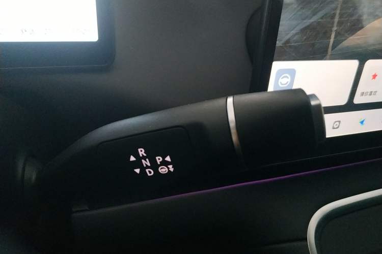 Used Leapmotor C16 2026 Extended-Range 280 LiDAR Zhizun Edition 5 Seats Gear Lever