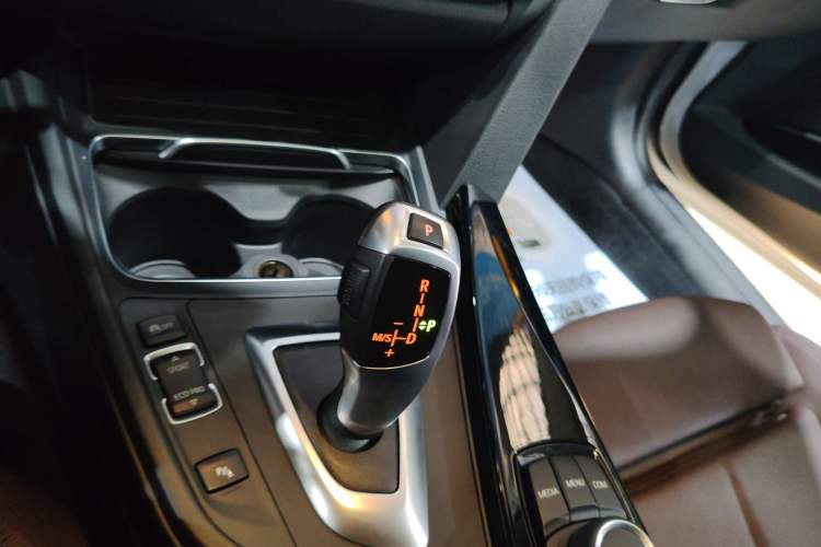 Used BMW 3 Series 2018 320Li Fashion Model
