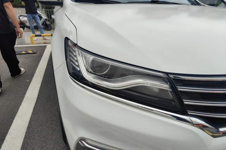 Used Roewe RX5 2018 30T Two-Wheel Drive Automatic Internet Smart Edition
