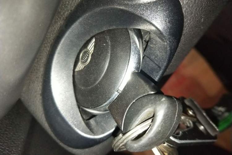 Used MINI Countryman 2016 1.6T COOPER ALL4 Fun Equipment Enthusiast Vehicle Key