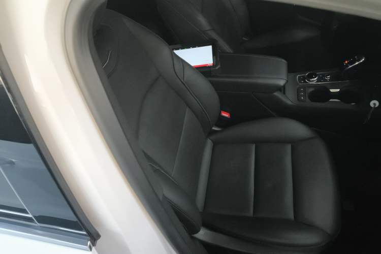 Used Cadillac XT4 2023 28T Two-Wheel Drive Prestige Version