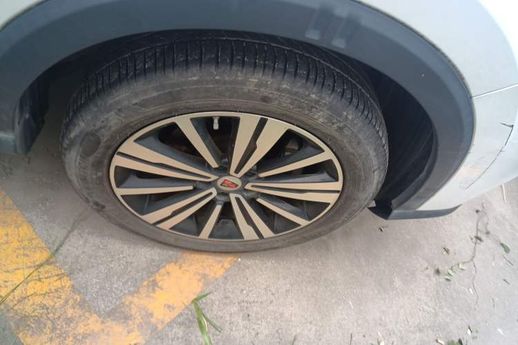 Used Roewe RX5 New Energy 2017 eRX5 50T Hybrid Connected Prestige Flagship Edition Right Front Wheel Hub