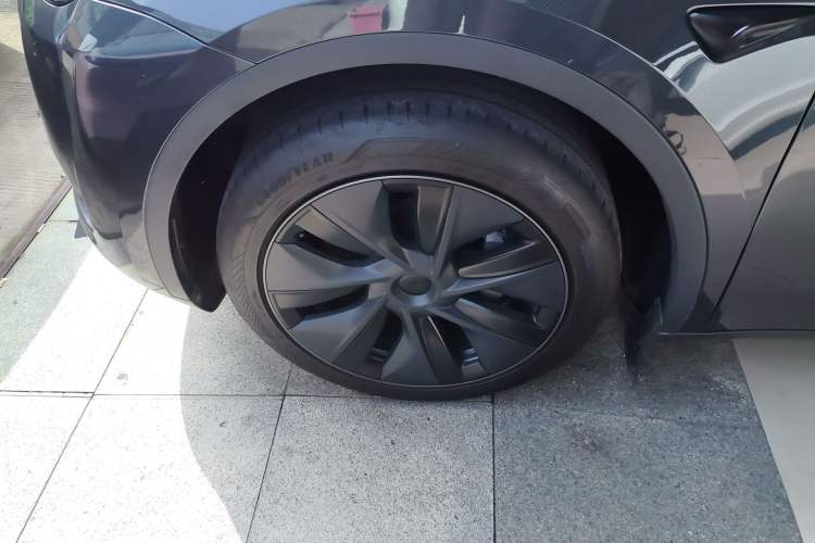 Used Tesla Model Y 2024 Rear-Wheel-Drive Version Left Front Wheel Hub