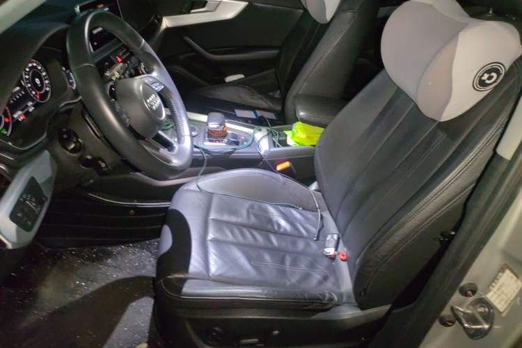 Used Audi A4L 2019 40 TFSI Fashion Edition China VI Emission Standard
