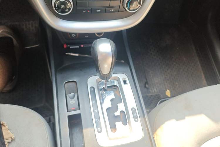 Used Bestune X80 2013 2.0L automatic comfort version
