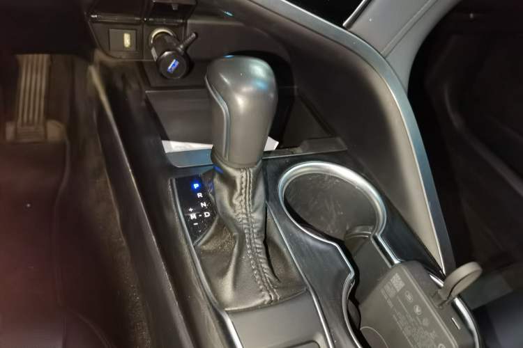 Used Toyota Camry 2021 2.0G Luxury Edition
