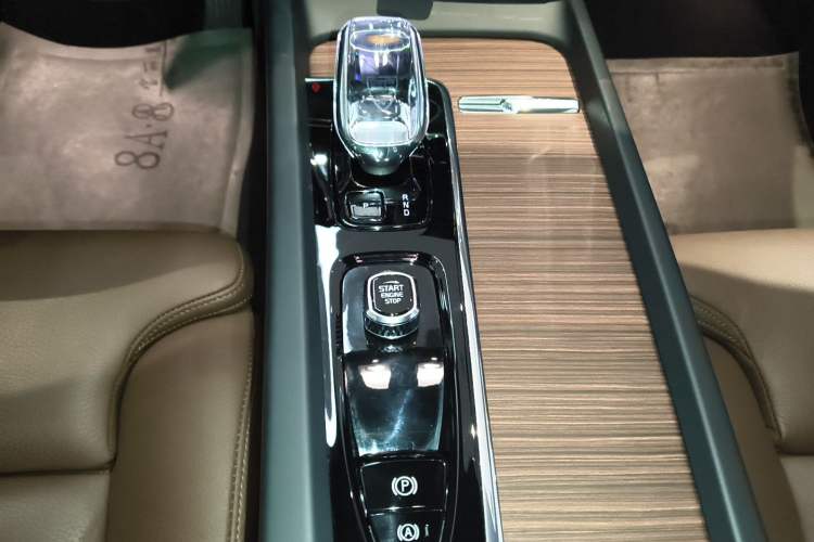 Used Volvo XC60 2025 B5 Four-Wheel Drive Smart & Advanced Luxury Edition