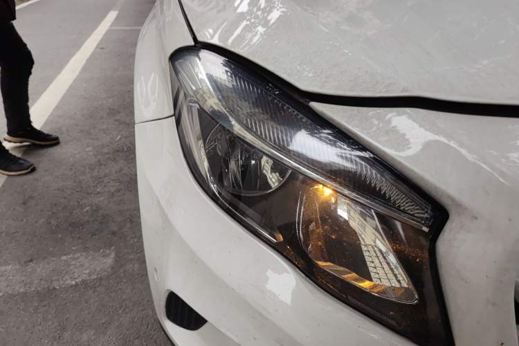 Used Mercedes-Benz GLA 2016 GLA 200 Sport Edition Right Front Headlight