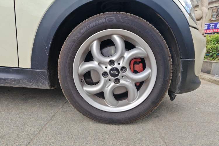 Used MINI 2012 1.6L COOPER Baker Street Right Front Wheel Hub