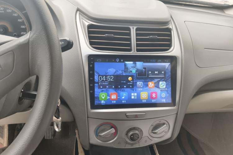 Used Chevrolet Sail 2013 Sedan 1.2L Manual Fashionable Happiness Edition
