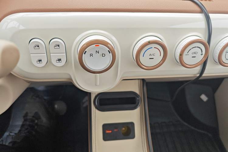 Used Bestune Pony 2026 Model 222km Cute Horse Plus Gear Lever