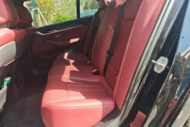 Used BMW 5 Series 2021 530Li Leading Model M Sport Package Left Rear Seat