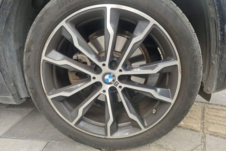 Used BMW X3 2023 xDrive30i Leading Model M Night Edition Package Right Front Wheel Hub