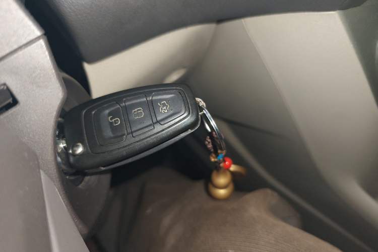 Used Ford Focus 2012 Sedan 1.6L Automatic Fashion Edition