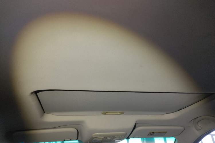 Used SWM X7 2016 1.8L Manual Luxury Edition 7 Seats Headliner