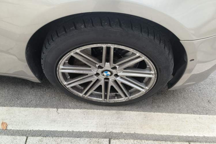 Used BMW 7 Series 2010 760Li Right Front Wheel Hub