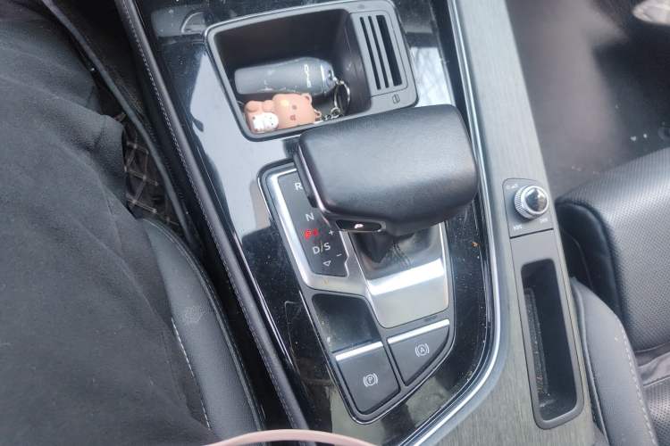 Used Audi A4L 2023 40 TFSI Luxury Dynamic Model
