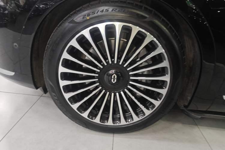 Used Hima AITO M9 2025 Extended-Range Ultra Version 52 kWh 6-Seater Left Front Wheel Hub