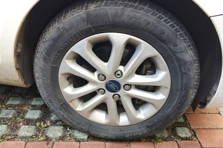 Used Ford Focus 2013 Hatchback Classic 1.8L Automatic Base Model