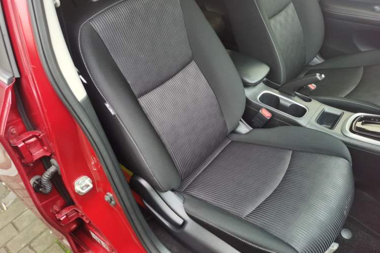 Used Nissan Tiida 2016 1.6L CVT Cool Dynamic Edition Right Front Seat