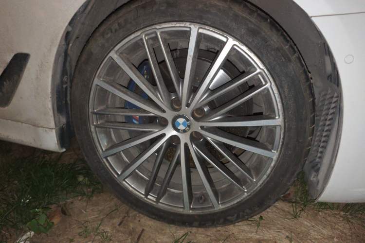 Used BMW 5 Series 2019 Facelifted 530i M Sport Package Right Front Wheel Hub